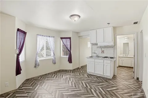 MLS: HD26037649