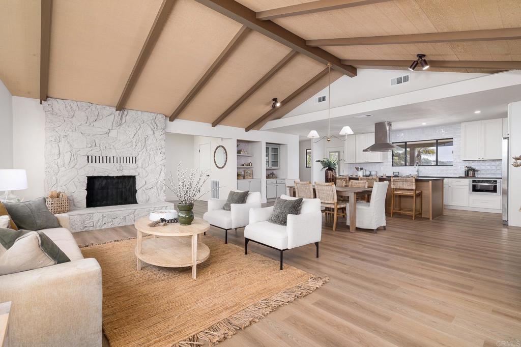 14043 Calle De Vista