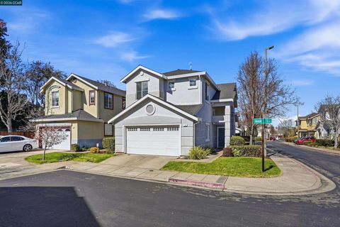 Photo of 1 1 Avocet Ct Ct, Alameda, CA 94501 (MLS # 41123654)
