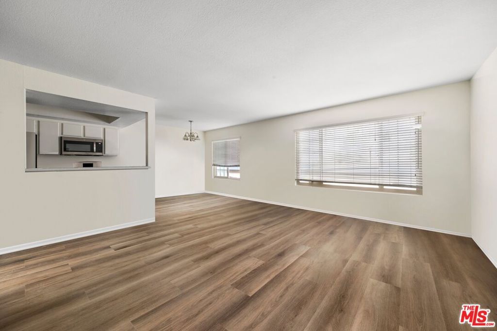 listing image 130721282565598353184