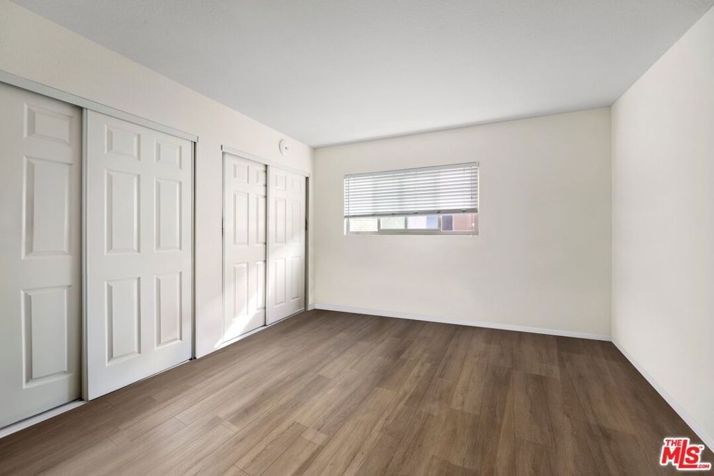 listing image 130721005601815213859