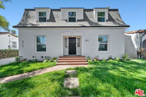 Photo of 8918 Cadillac Avenue, Los Angeles, CA 90034 (MLS # 26670533)
