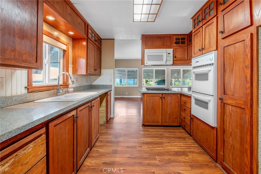 2260 Lake Forest Circle