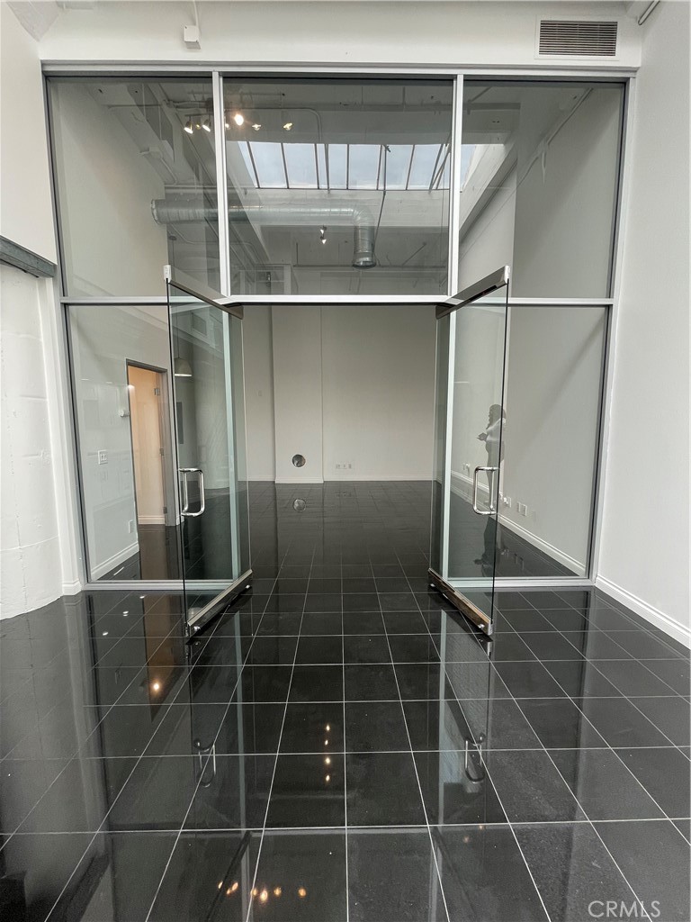 420 S San Pedro Street 102