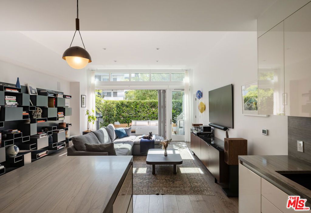 Photo of 9000 W 3rd Street #103, Los Angeles, CA 90048 (MLS # 25598831)