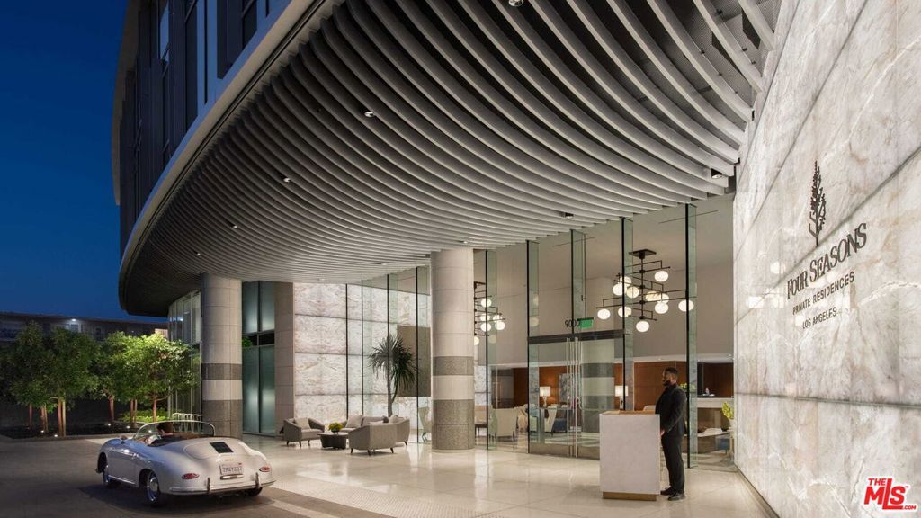 Photo of 9000 W 3rd Street #103, Los Angeles, CA 90048 (MLS # 25598831)