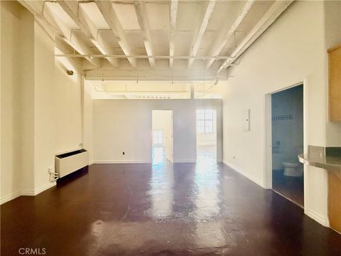 Photo of 312 W 5th Street #903, Los Angeles, CA 90013 (MLS # SR25270917)