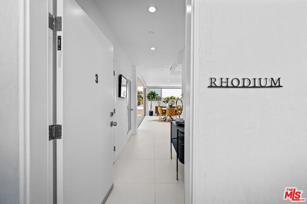 Photo of 621 N Kings Road #3, West Hollywood, CA 90048 (MLS # 25551409)