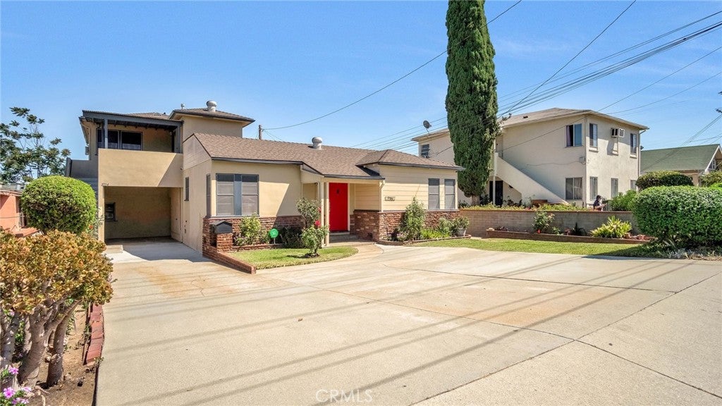 2702 Del Mar
