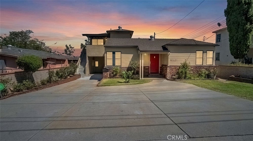 2702 Del Mar