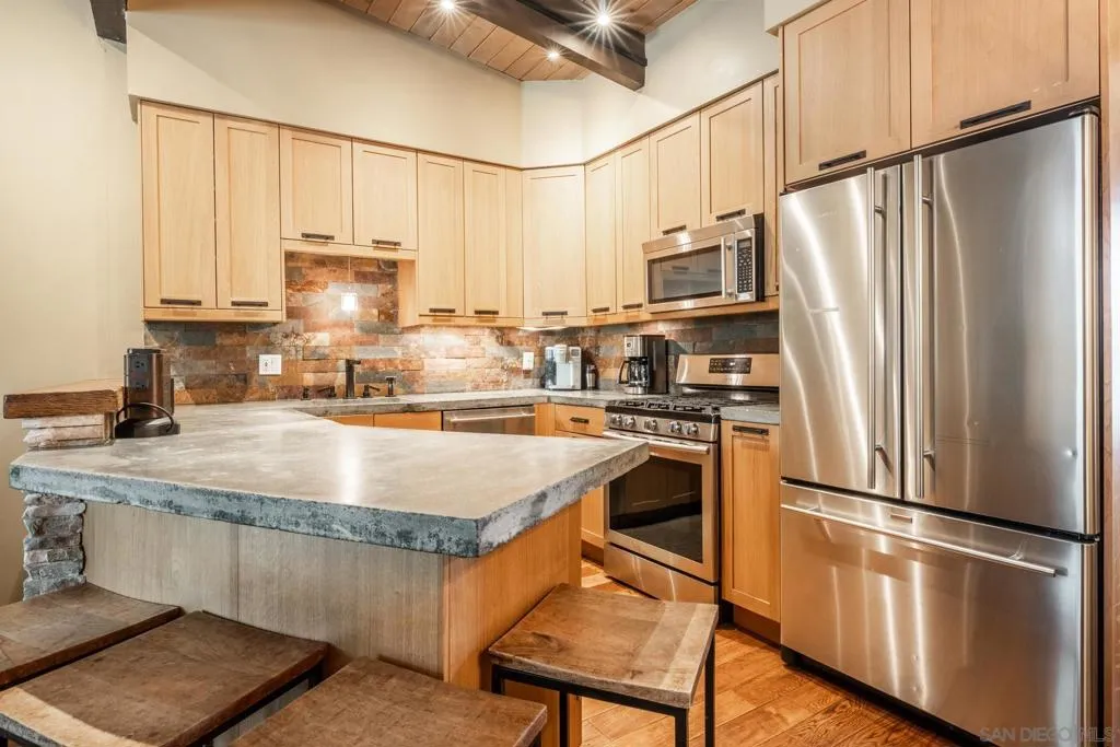 Mammoth Lakes, California 93546, United States, 3 Bedrooms Bedrooms, ,3 BathroomsBathrooms,Residential,Active,171468