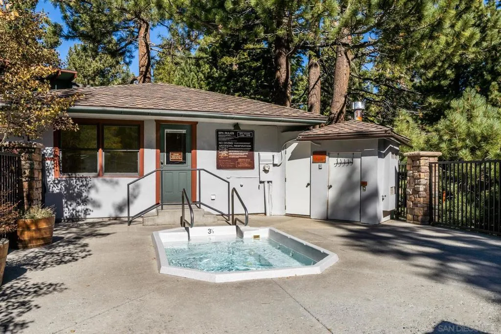 Mammoth Lakes, California 93546, United States, 3 Bedrooms Bedrooms, ,3 BathroomsBathrooms,Residential,Active,171468