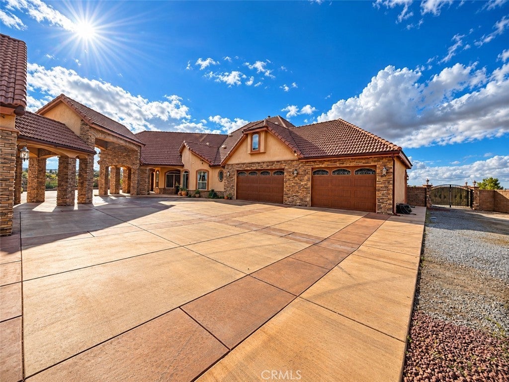 10122 Farmington