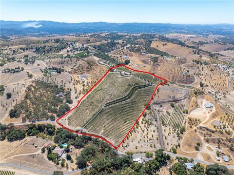 Photo of 725 Spring Creek Way, Templeton, CA 93465 (MLS # NS25170230)