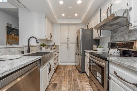 Tiny photo for 6382 Buena Vista Dr Dr #B, Newark, CA 94560 (MLS # 41142214)