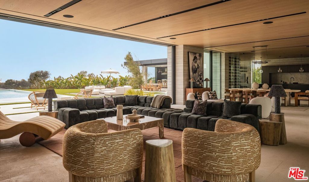 6889 Dume Drive