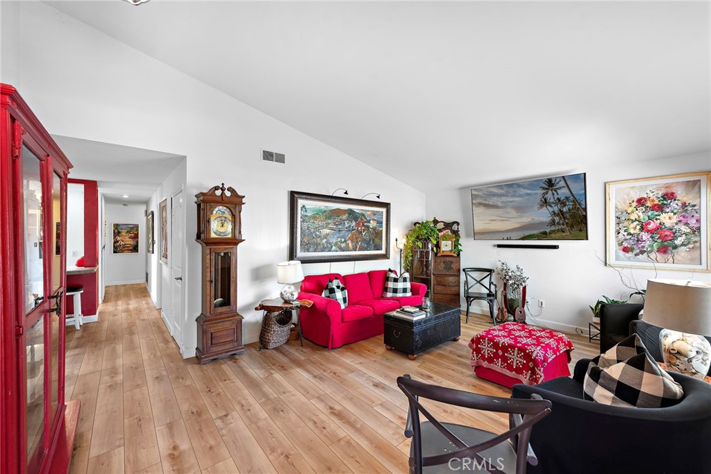 31351 Calle del Campo