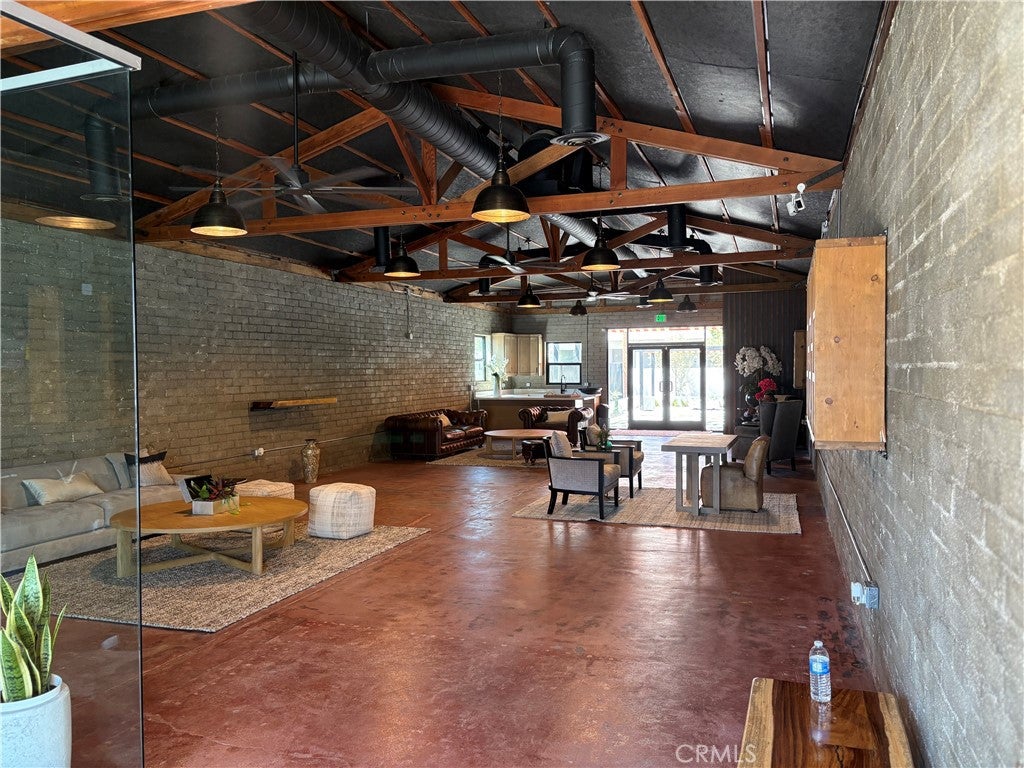 1023 N Maclay