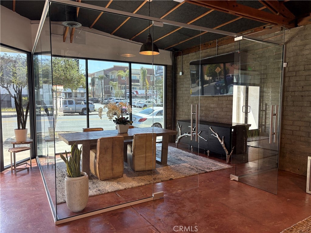 1023 N Maclay