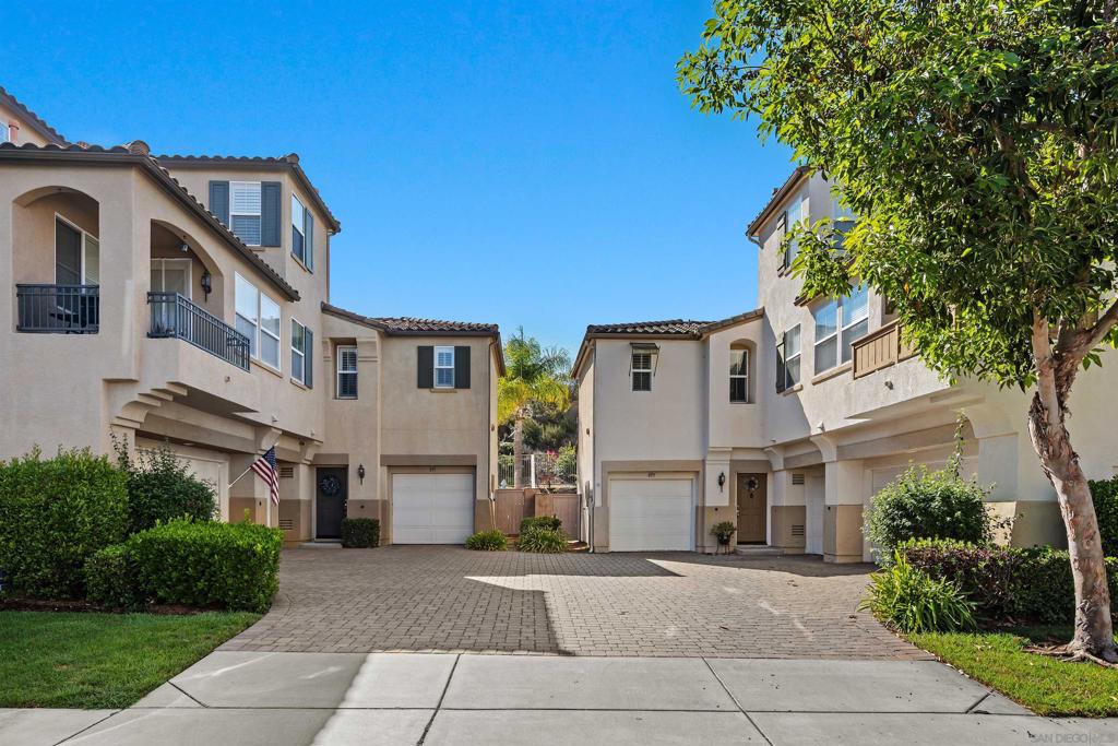 893 Custer Ave.