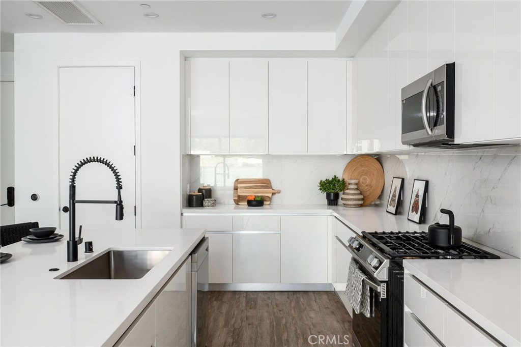 118 Astronaut Ellison S Onizuka Street 501