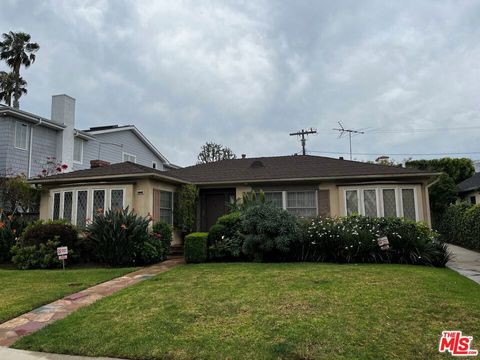 Photo of 9054 Larke Ellen Circle, Los Angeles, CA 90035 (MLS # 26700095)