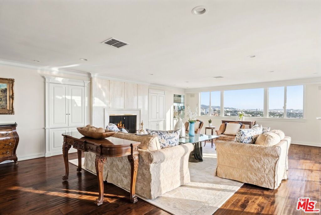 838 N Doheny Drive PHC