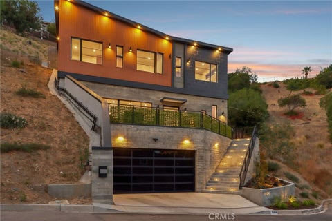 Photo of 8504 Outland View Drive, Sun Valley, CA 91352 (MLS # SR26209978)