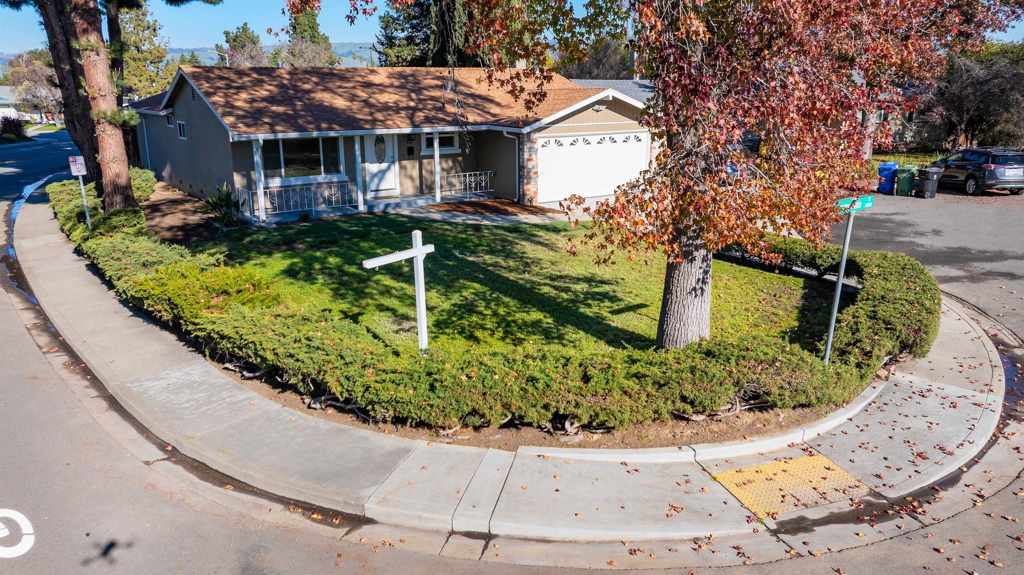 Properties 3 34312 CORNWALLIS CT