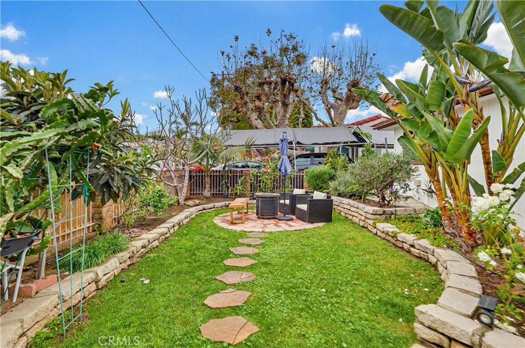 Photo of 3700 S Bentley Ave, Los Angeles, CA 90034 (MLS # OC26025304)