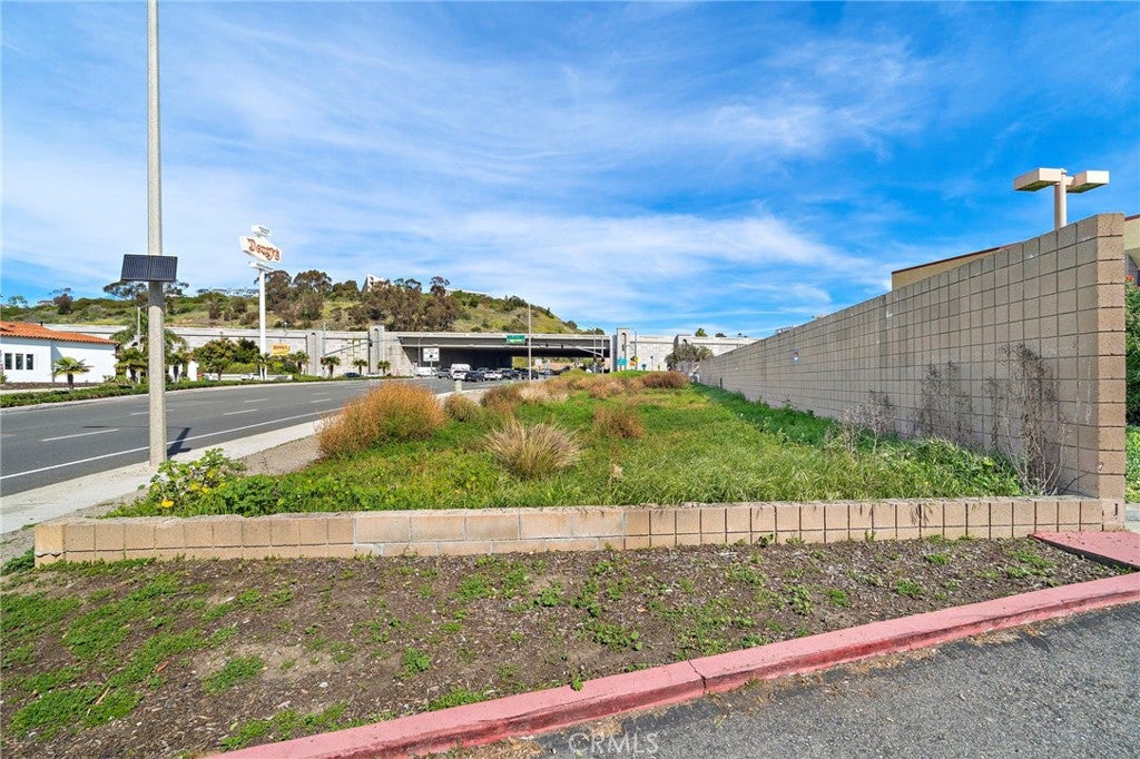 524 E Avenida Pico