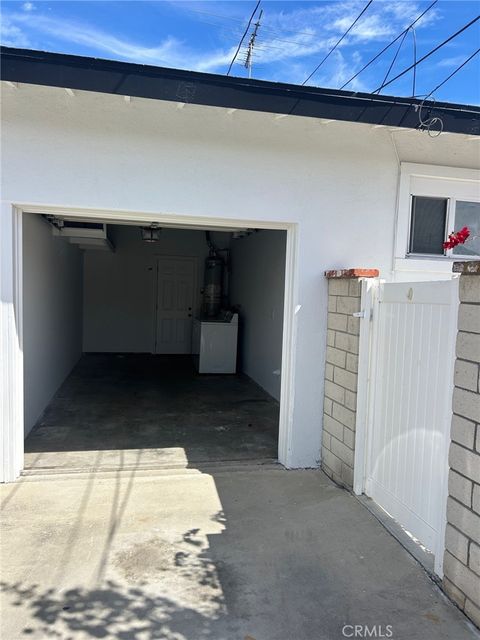 Photo of 337 Broadway, Costa Mesa, CA 92627 (MLS # NP26062748)