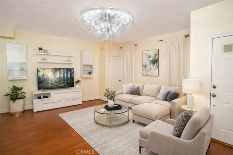 Photo of 507 S Marengo Avenue #4, Pasadena, CA 91101 (MLS # SR26053942)