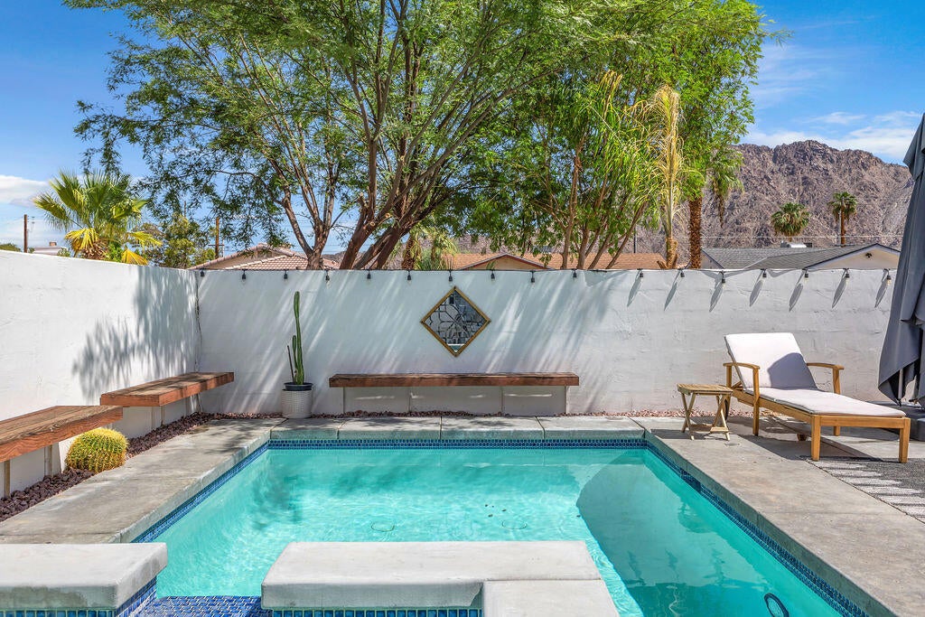 Properties 2 52905 Avenida Herrera