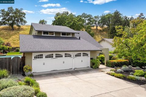 Photo of 1957 Whitecliff Ct CT, Walnut Creek, CA 94596 (MLS # 41133474)