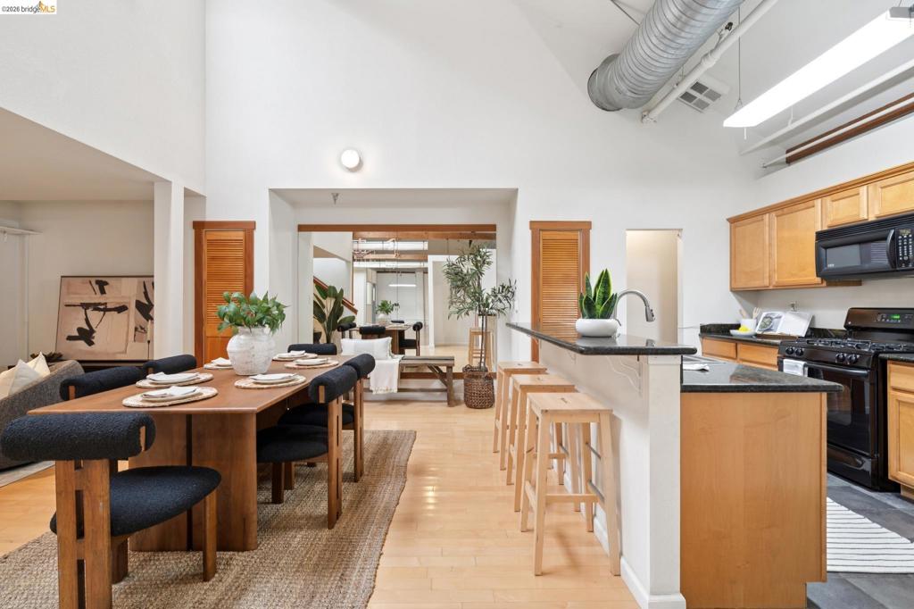530 E 8Th St St 207, Oakland CA 94606