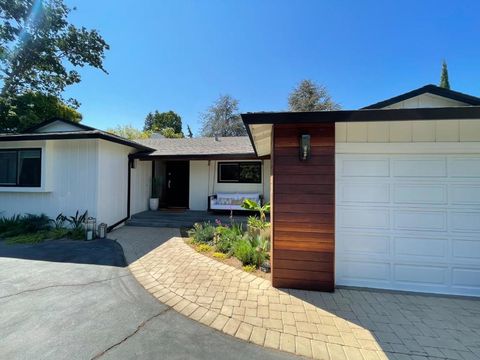 Photo of 308 Sequoia Avenue, Redwood City, CA 94061 (MLS # ML82041713)