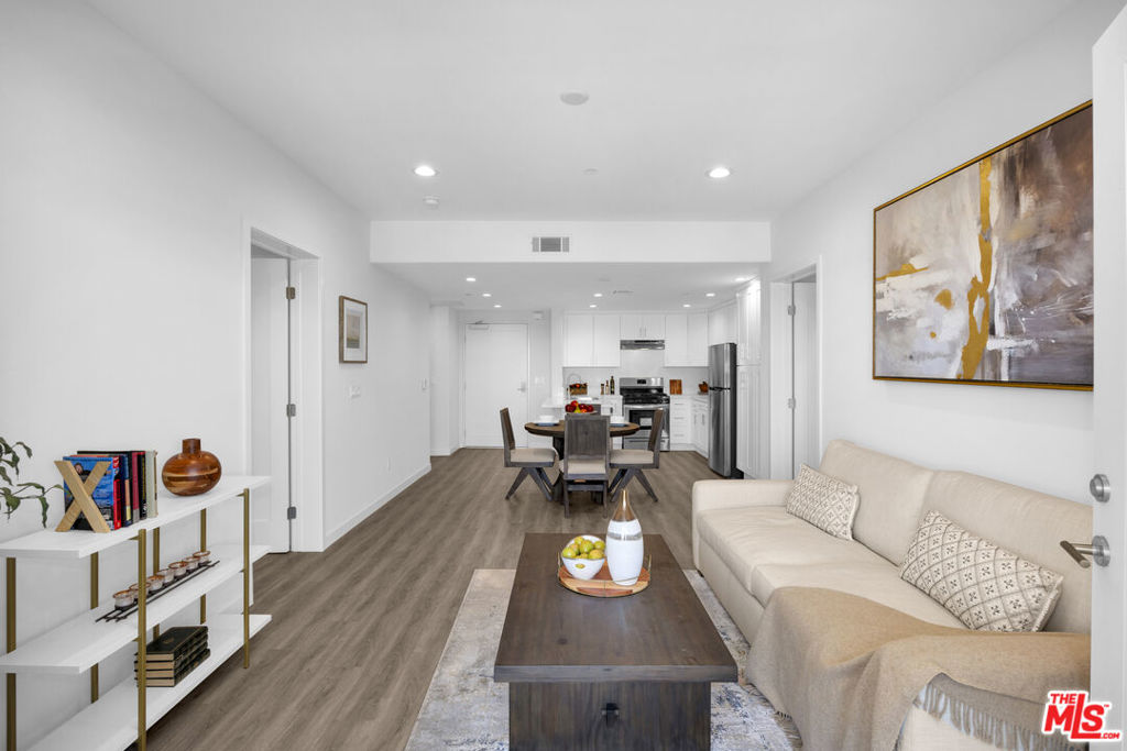 419 N Chandler Avenue 521
