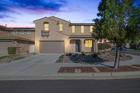 Photo of 37761 Apache Plume Drive, Murrieta, CA 92563 (MLS # SW26047406)