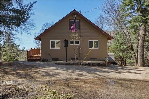 Photo of 6070 Manzanita Court, Angelus Oaks, CA 92305 (MLS # IG25278256)