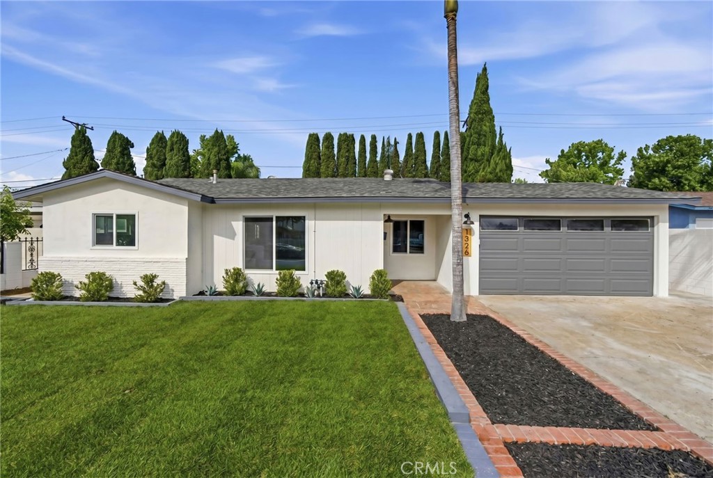 1326 S Marine
