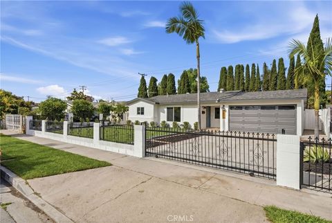 Photo of 1326 S Marine St, Santa Ana, CA 92704 (MLS # SR26097978)