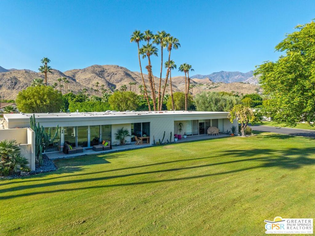 Photo of 88 Desert Lakes Drive, Palm Springs, CA 92264 (MLS # 25583859PS)