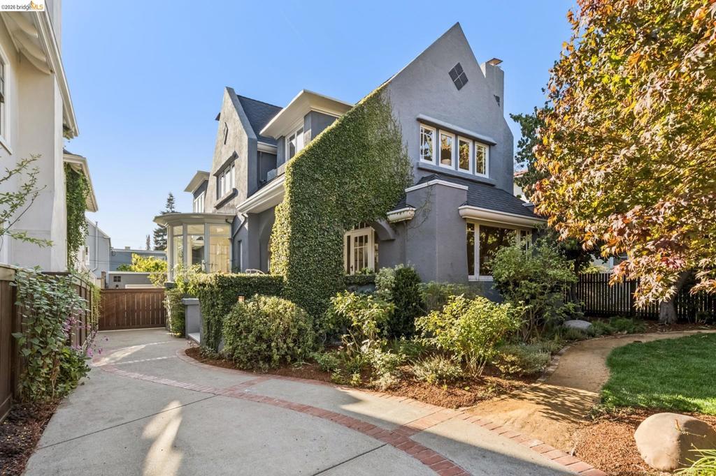 2710 Claremont Blvd.