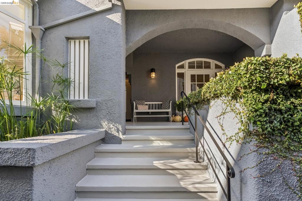 2710 Claremont Blvd.