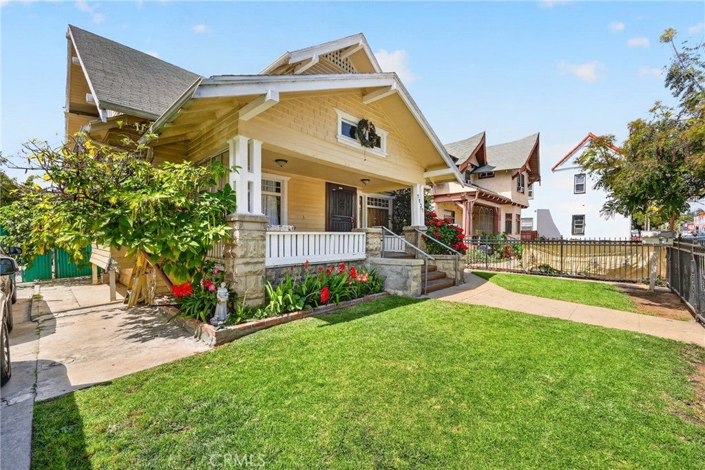 1131 Echo Park Ave