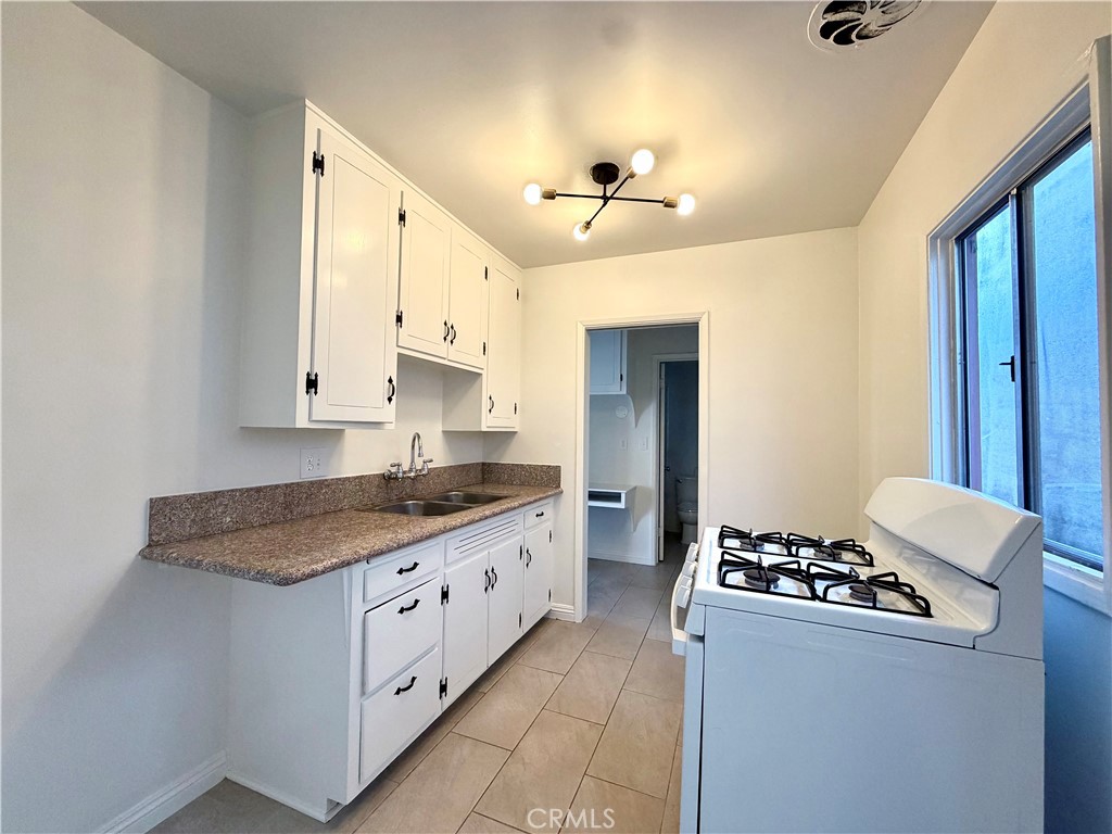 8767 Valley Boulevard 11