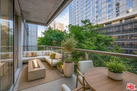 Photo of 1155 S Grand Avenue #419, Los Angeles, CA 90015 (MLS # 26849961)