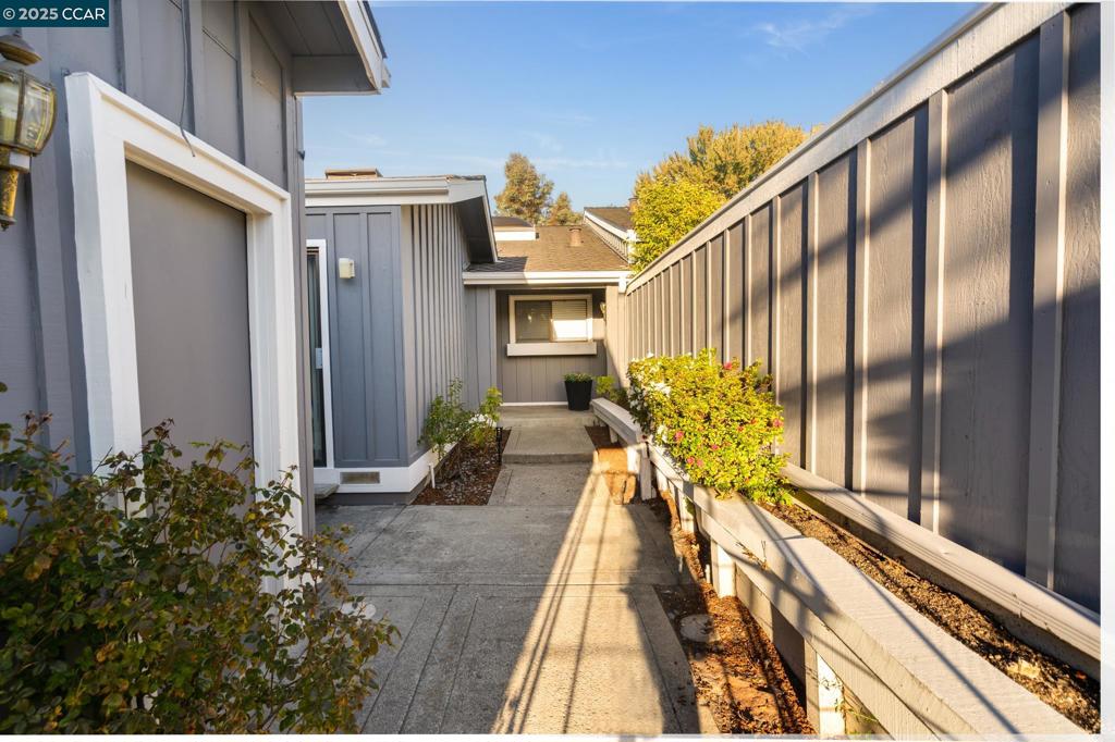 CROW CANYON C.C. - Residential