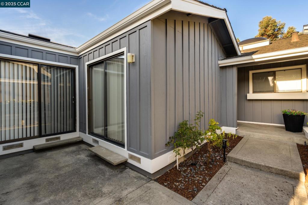 CROW CANYON C.C. - Residential